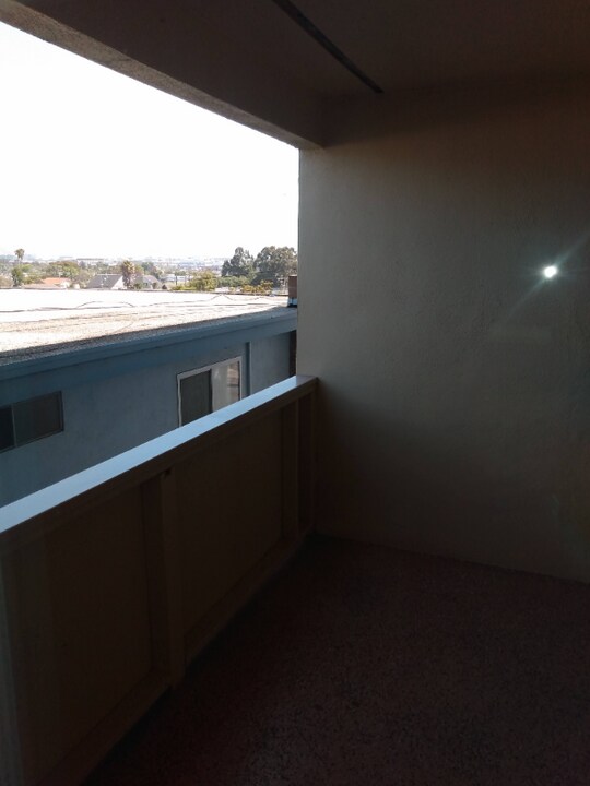 257 East Ave, Unit 4 in San Bruno, CA - Foto de edificio