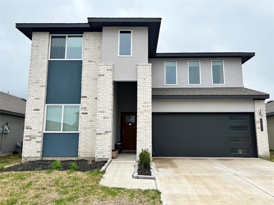 7311 Ramsgate Cliff Ln in Richmond, TX - Building Photo