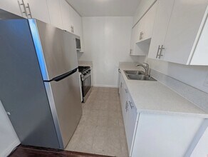 4402 Mammoth Ave in Los Angeles, CA - Building Photo - Building Photo