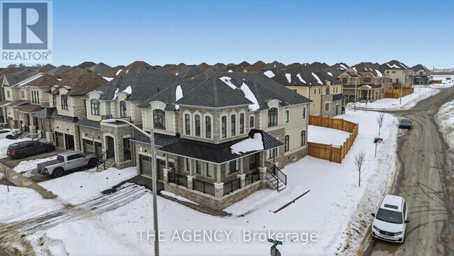 134 Flood Ave in Clarington, ON - Building Photo - Building Photo