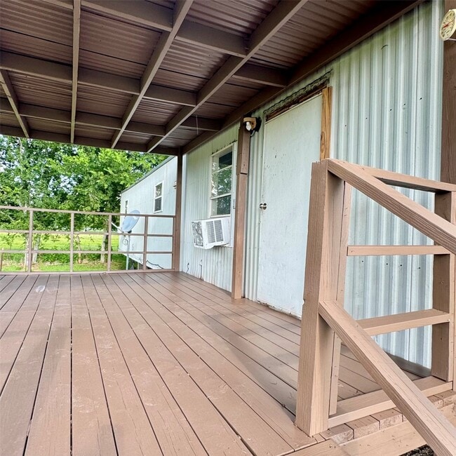 2010 E Archer Rd in Baytown, TX - Building Photo - Building Photo