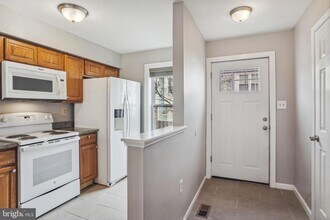 13725 Avonshire Dr in Silver Spring, MD - Building Photo - Building Photo