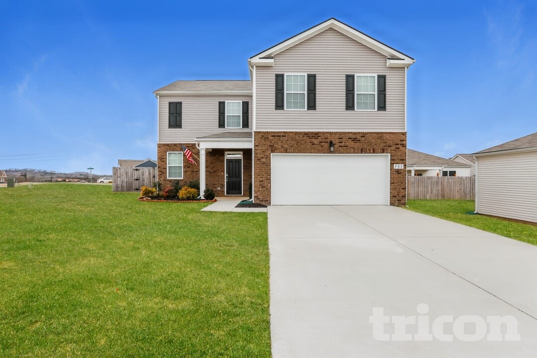 753 Prominence Rd in Columbia, TN - Building Photo