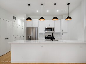 842 N Wolcott Ave in Chicago, IL - Building Photo - Building Photo
