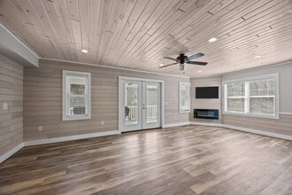 251 Landwood Ln in Flat Rock, NC - Building Photo - Building Photo