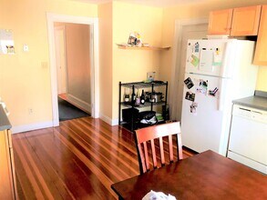 41 Bay State Ave, Unit 3 in Somerville, MA - Building Photo - Building Photo