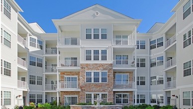The Grande At Riverdale in Riverdale, NJ - Foto de edificio - Building Photo