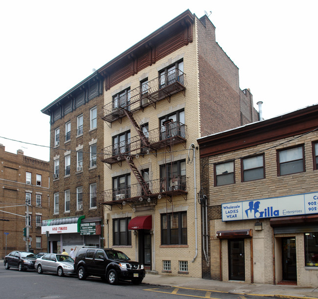 5110 Palisade Ave in West New York, NJ - Building Photo - Building Photo