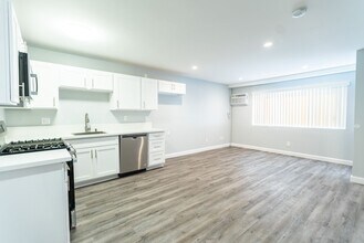 226 South Serrano in Los Angeles, CA - Building Photo - Interior Photo