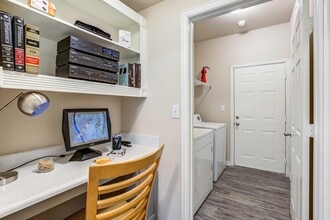 Ellery at Lake Sherwood in Orlando, FL - Building Photo - Building Photo