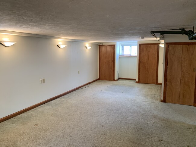 145 Nichols Ave, Unit B