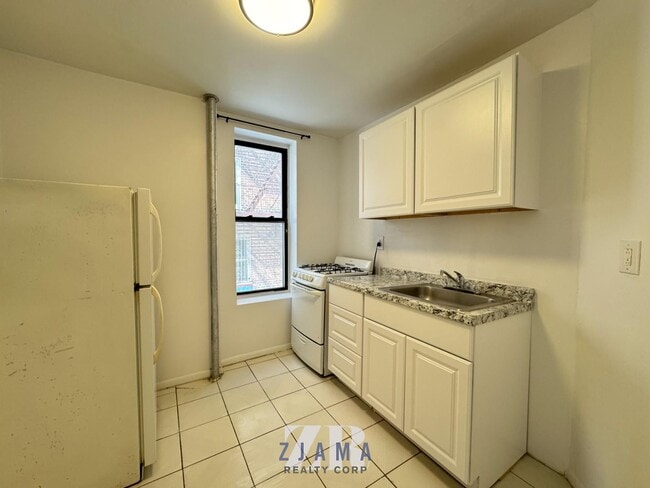 property at 392 E 4th St