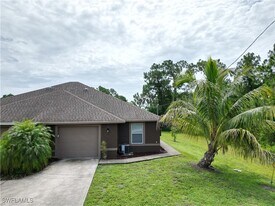 739 Eisenhower Blvd in Lehigh Acres, FL - Building Photo