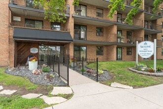 1071 McDougall St in Windsor, ON - Building Photo - Building Photo