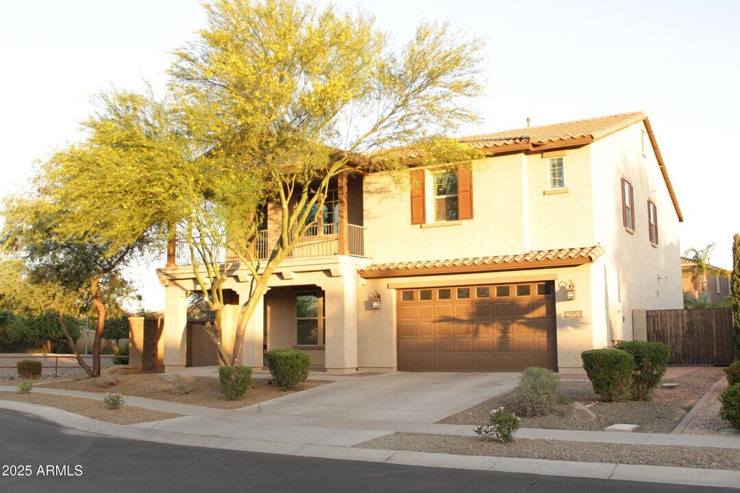 3951 E Horseshoe Pl in Chandler, AZ - Building Photo