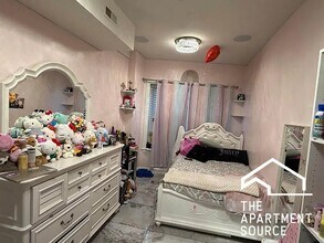 6712 N Clark St in Chicago, IL - Building Photo - Building Photo