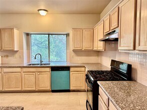 5817 Taylor Draper Cove in Austin, TX - Building Photo - Building Photo
