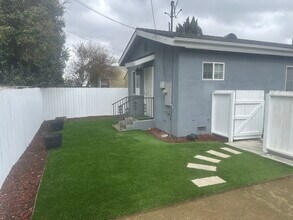 5300 W 119th Pl, Unit 2 in Inglewood, CA - Foto de edificio - Building Photo