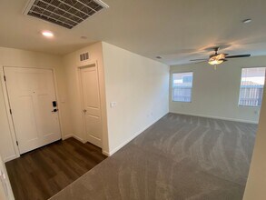 494 S T St in Tulare, CA - Building Photo - Building Photo