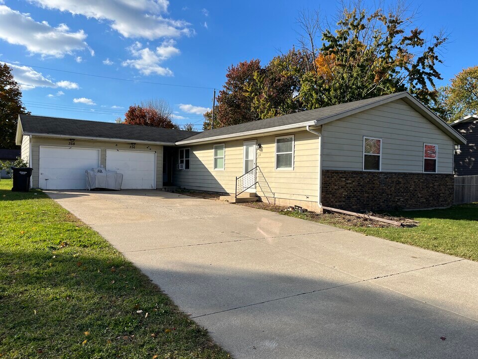 358 N Jefferson St in Zeeland, MI - Building Photo