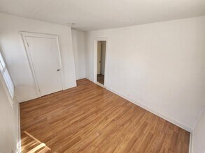 37 Jennings Ave-Unit -3 in Patchogue, NY - Building Photo - Building Photo