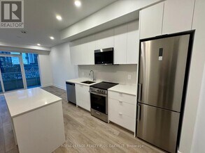 2088 James St in Burlington, ON - Building Photo - Building Photo