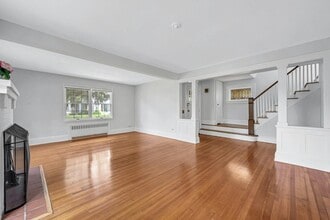 10 Carman Rd in Scarsdale, NY - Building Photo - Building Photo
