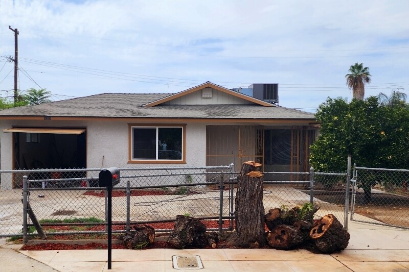 2458 S Backer Ave in Fresno, CA - Building Photo
