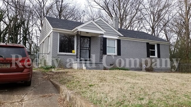 property at 3159 St Charles Dr