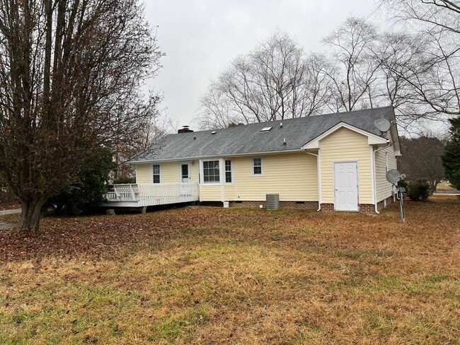 684 Williams-White Rd in Zebulon, NC - Building Photo - Building Photo