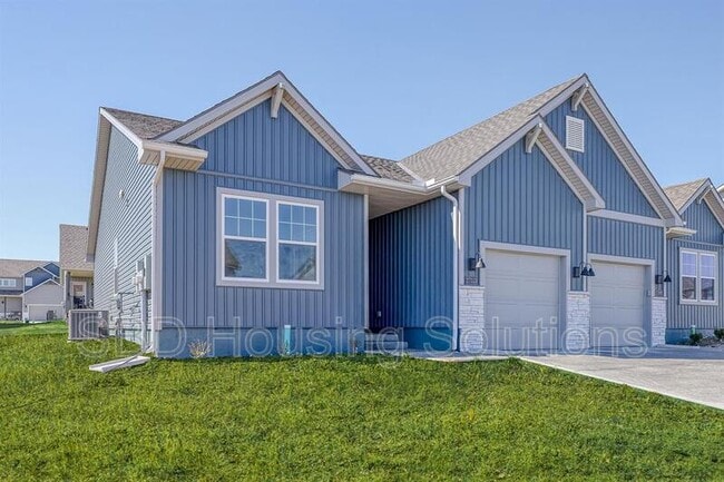 property at 27429 E Oak Vw Dr