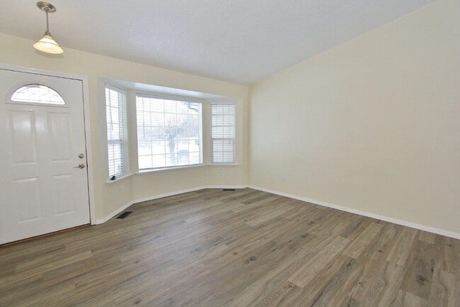 12038 W Dickens Dr in Boise, ID - Building Photo - Building Photo