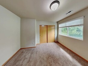 32019 40th Pl SW in Federal Way, WA - Foto de edificio - Building Photo