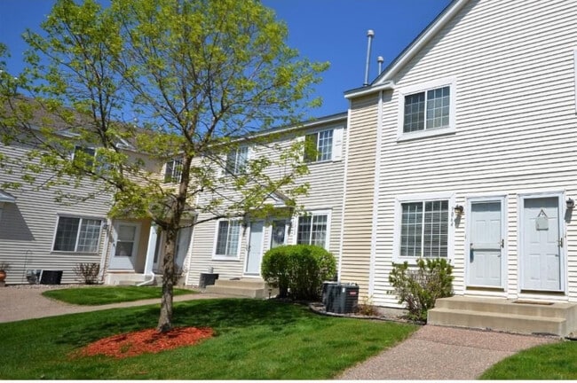 9064 Scarlet Globe Dr in Eden Prairie, MN - Building Photo - Building Photo