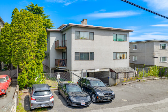 8667 Montcalm St in Vancouver, BC - Building Photo - Building Photo