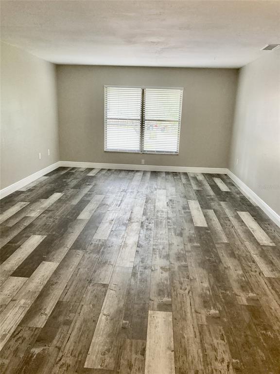 5008 Manatee Ave W in Bradenton, FL - Foto de edificio - Building Photo