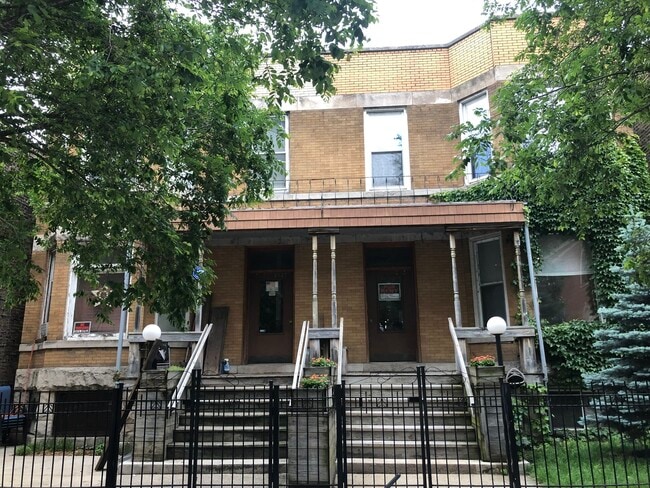 property at 3545 N Sheffield Ave