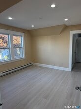 220 Alpine St in Bridgeport, CT - Building Photo - Building Photo