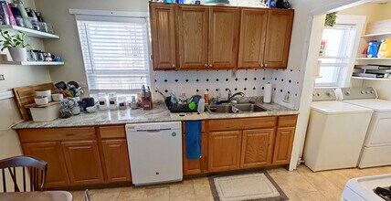 62 Brock St, Unit #2 in Boston, MA - Building Photo - Building Photo