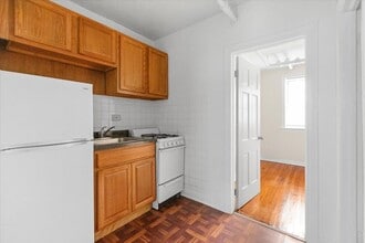 1421 W Farwell Ave in Chicago, IL - Foto de edificio - Building Photo