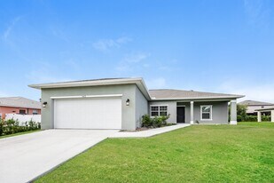 3468 Colfax Ln in North Port, FL - Building Photo