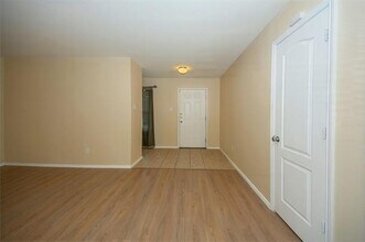 937 Glenndon Dr in Fort Worth, TX - Building Photo - Building Photo