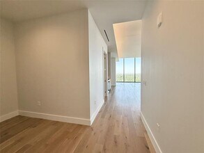 8111 Douglas Ave-Unit -1402 in Dallas, TX - Building Photo - Building Photo