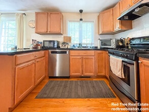 496 Lebanon St, Unit 3 in Malden, MA - Building Photo - Building Photo