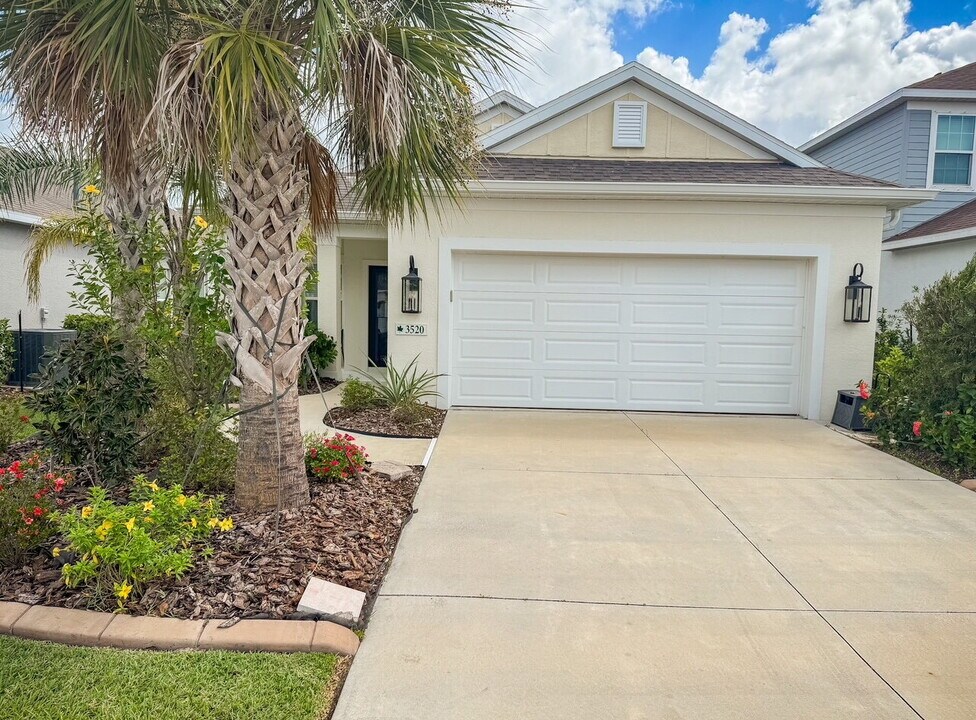 3520 Woodmont Dr in Duette, FL - Building Photo