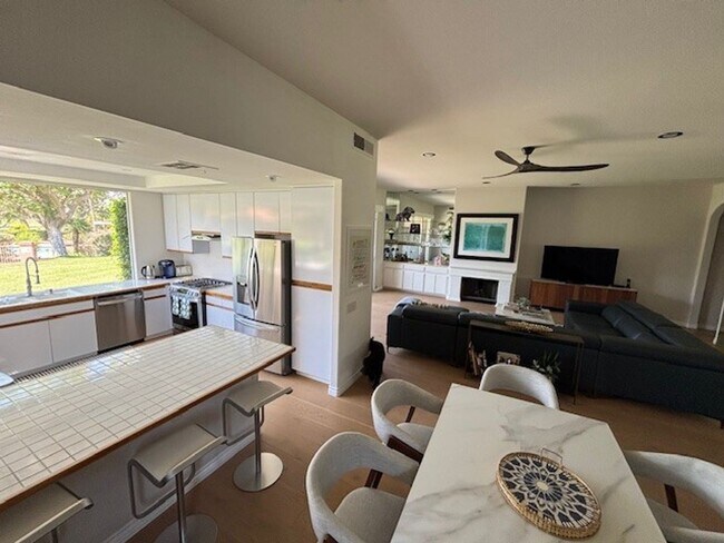 15 Pebble Beach Dr in Rancho Mirage, CA - Building Photo - Building Photo