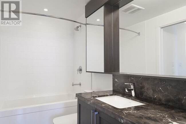 5598-5598 Ormidale St in Vancouver, BC - Building Photo - Building Photo