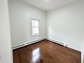 269 Bolton St, Unit 2B in Boston, MA - Building Photo - Building Photo