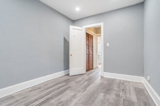 1707 W Wallen Ave in Chicago, IL - Building Photo - Building Photo