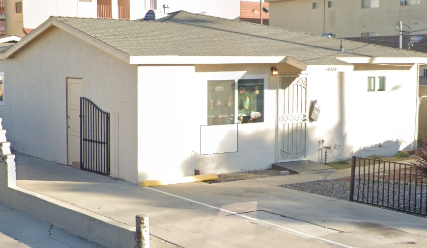 14028 Doty Ave in Hawthorne, CA - Building Photo